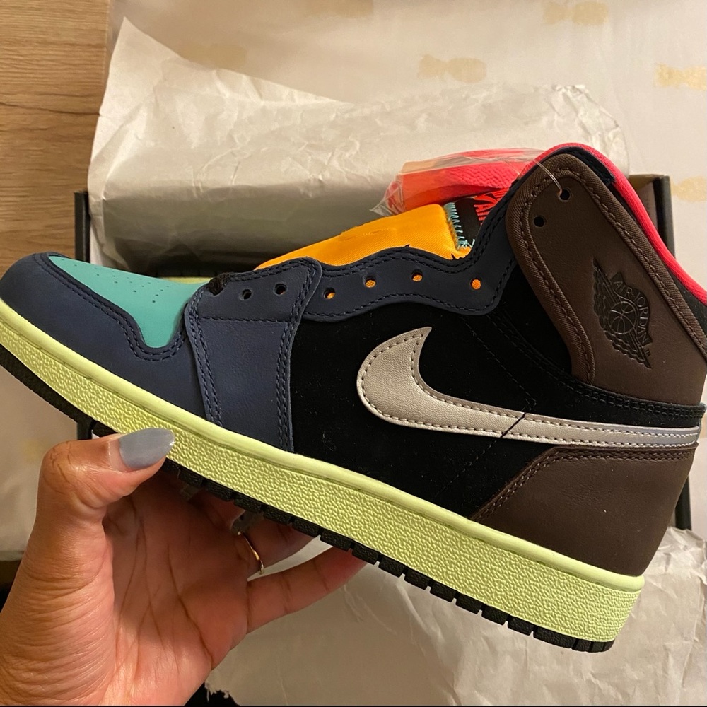 AirJordan 1 Bio-Hack - Picture 3 of 4